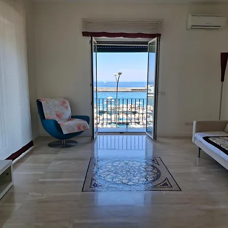 Casa Di La Perla * كابري